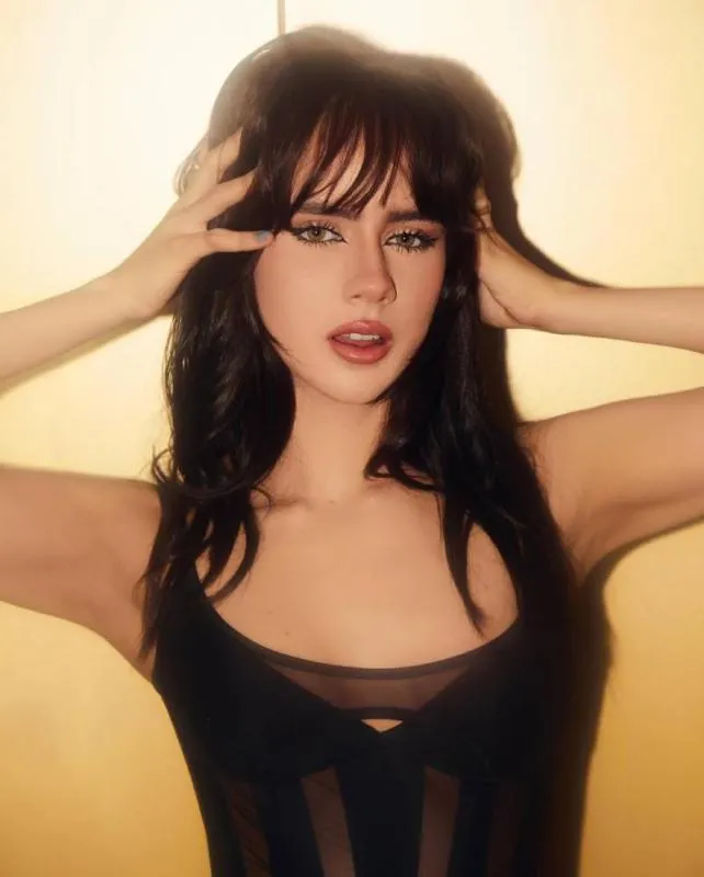 La actriz formó parte del elenco de la serie “Rebelde”, producción de Netflix. / IG: @azulguaita