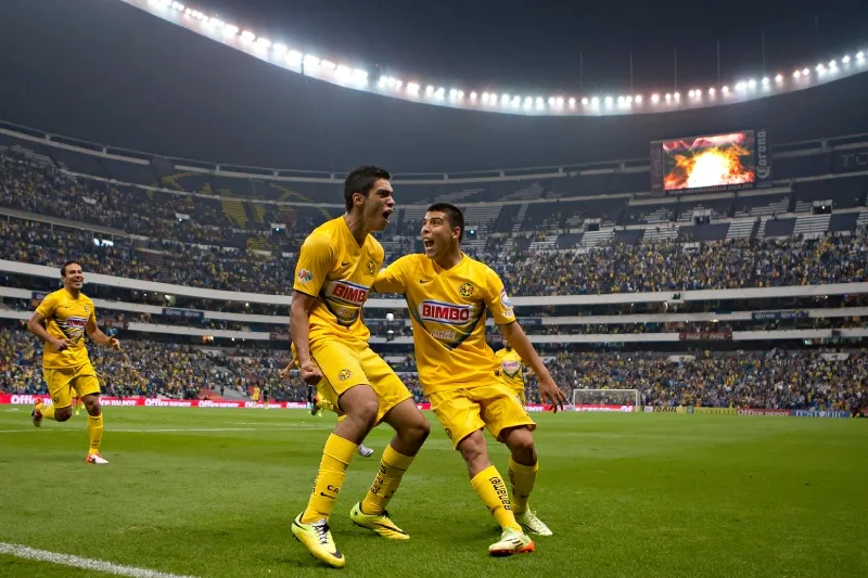 Raúl Jiménez debutó con América