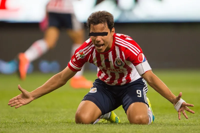 Olivares se deslindó de su relación con el exjugador