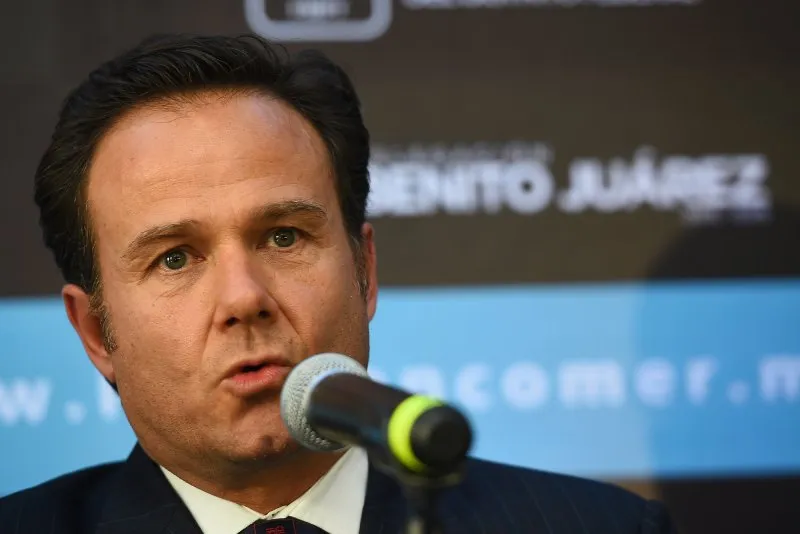 Alcalá arremetió contra De la Garza