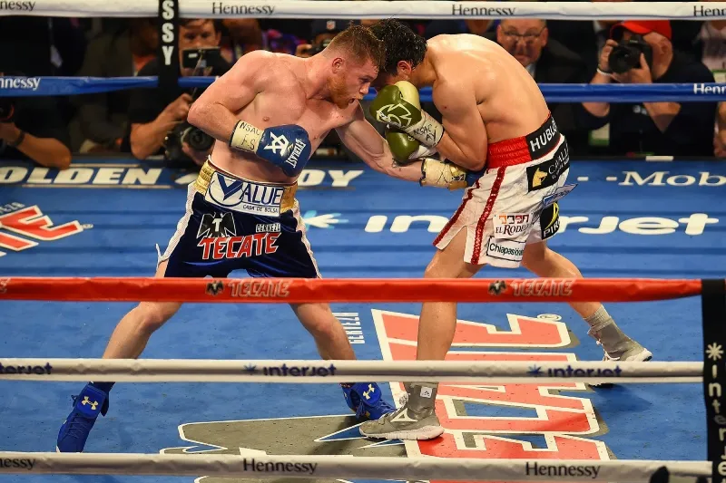 Canelo y Julio César Chávez Jr en su pelea