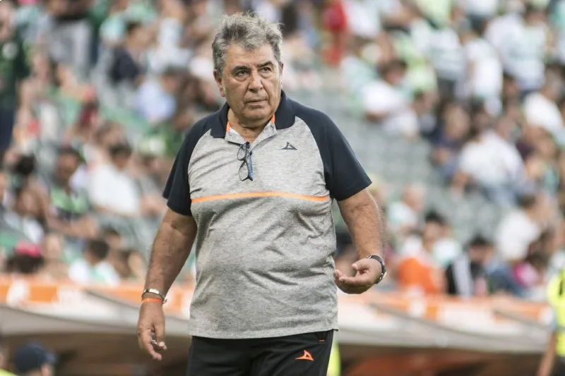 Salió un lado poco antes visto de Reinoso