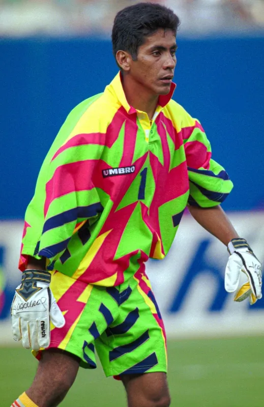 Jorge Campos marcó época con sus uniformes
