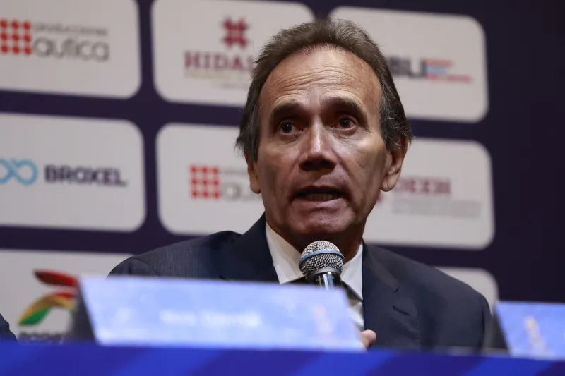 Presentó su nuevo libro