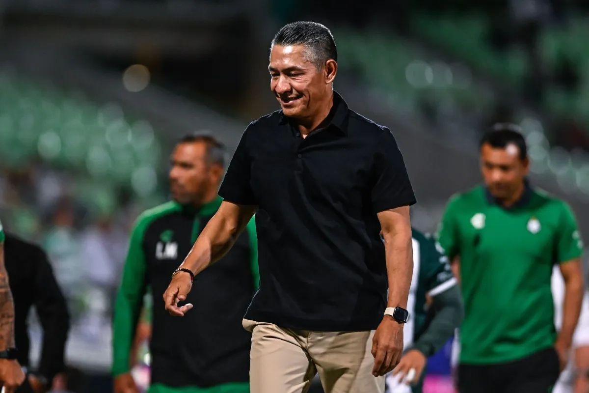 Ambriz con Santos | MEXSPORT