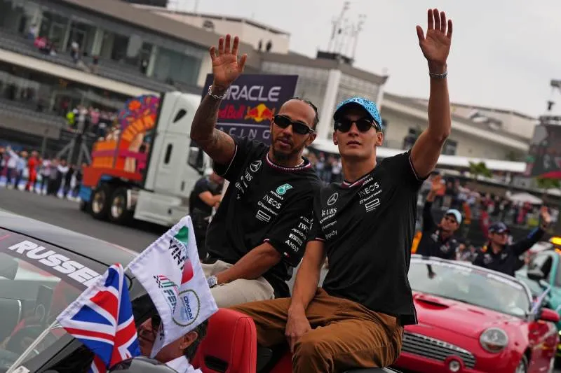 Lewis Hamilton y George Russell, con Mercedes | MEXSPORT