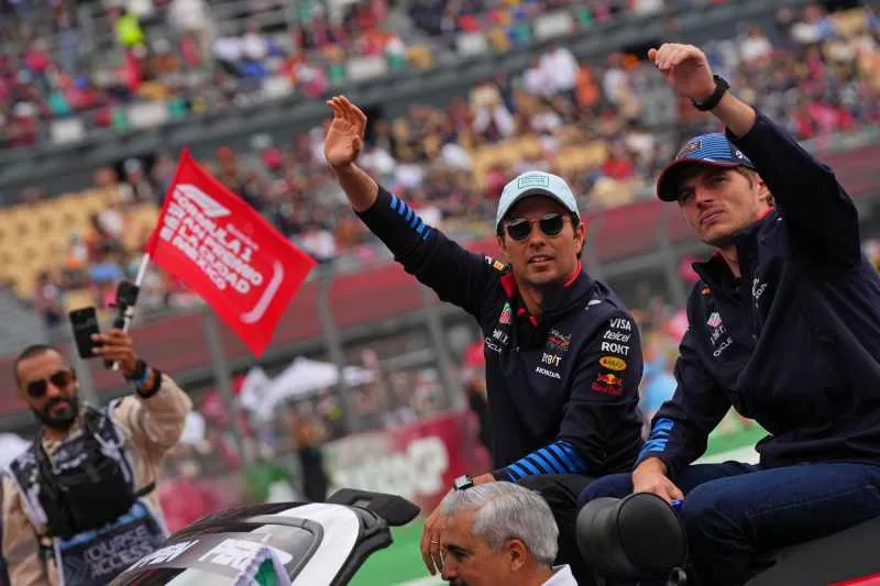 Checo y Max, en el AHR | MEXSPORT