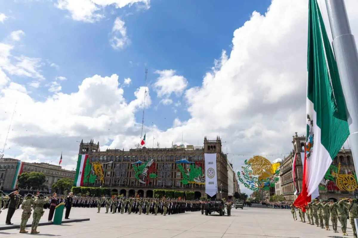 Más de 15 mil integrantes del Ejército, Marina, Fuerza Aérea y Guardia Nacional marcharon desde la Plaza de la Constitución hacia el Campo Marte/Gobierno de México