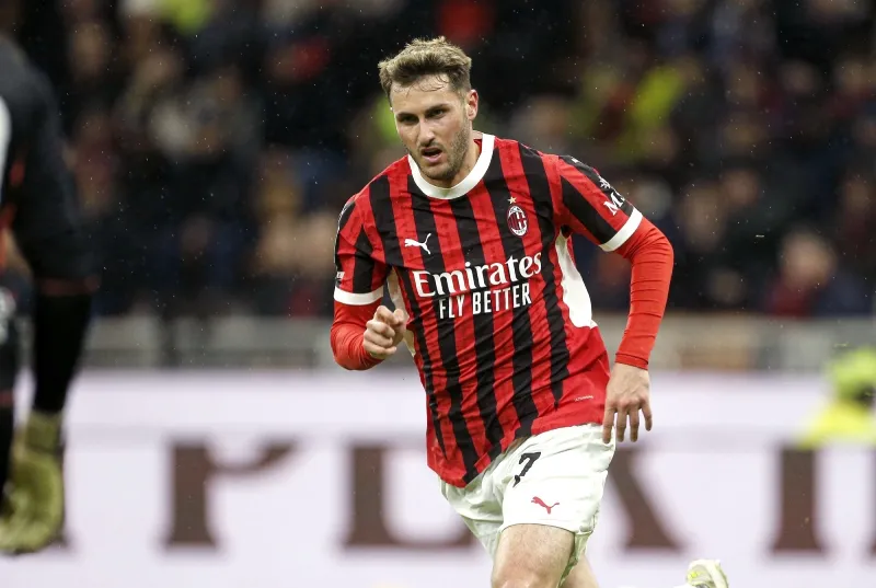 Santiago llegó a Milan en febrero de este año