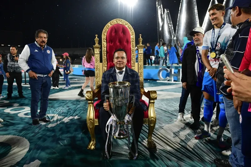 Víctor Velázquez con la Concachampions