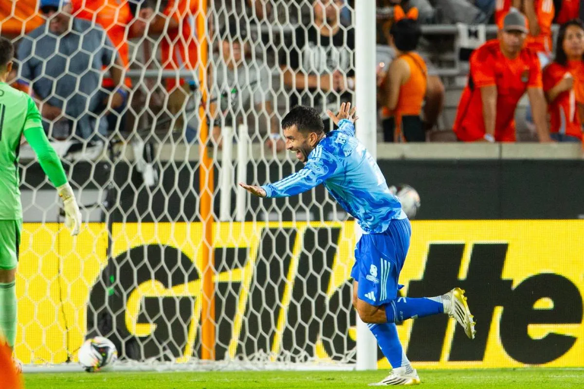 Correa hizo uno de los goles