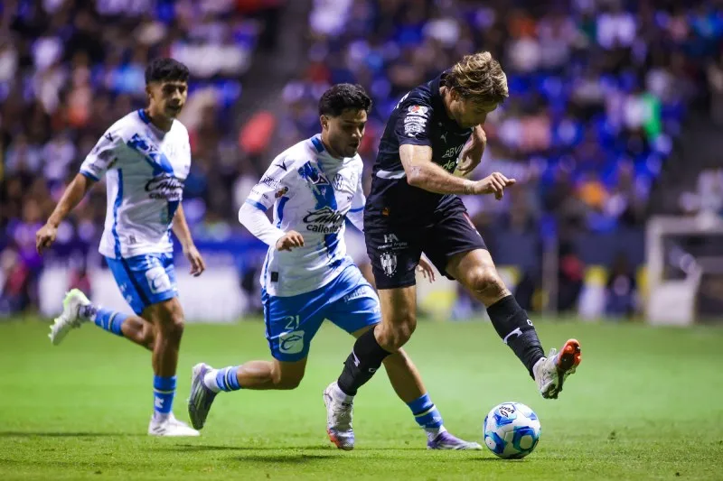 José Pachuca en partido de Liga MX con Puebla
