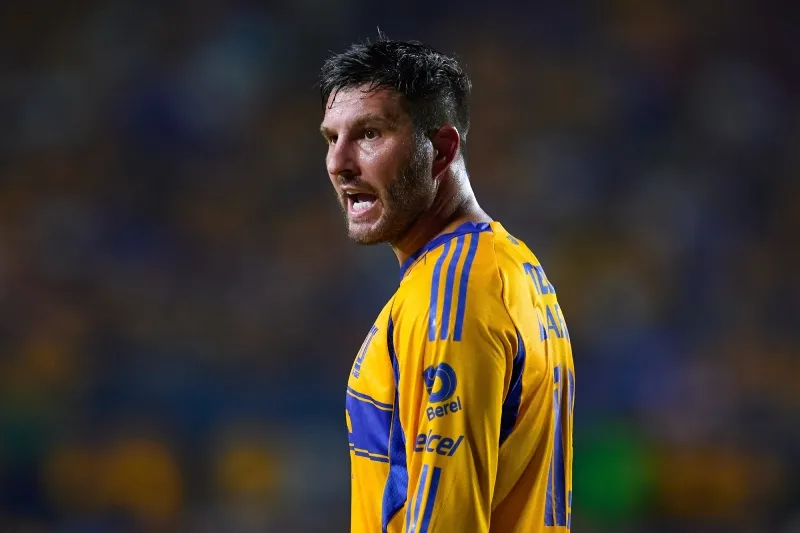 Gignac se defendió de las críticas