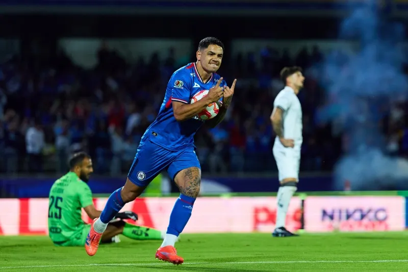 Toro Fernández empató contra Gallos Blancos