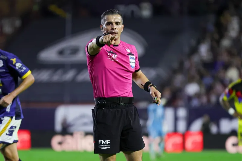 América presentó una queja por la actuación del 'Curro' Hernández