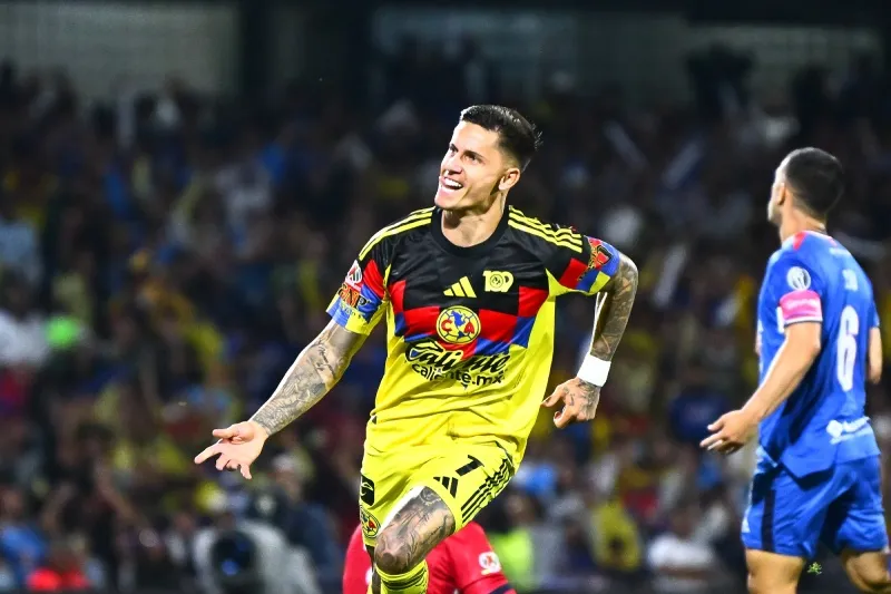 Brian Rodríguez en celebración con América