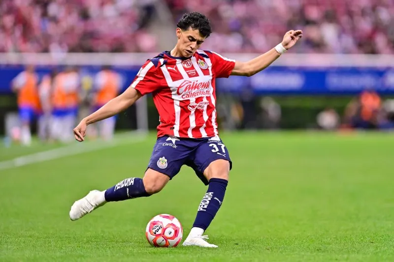 Le abrió la puerta al Tricolor