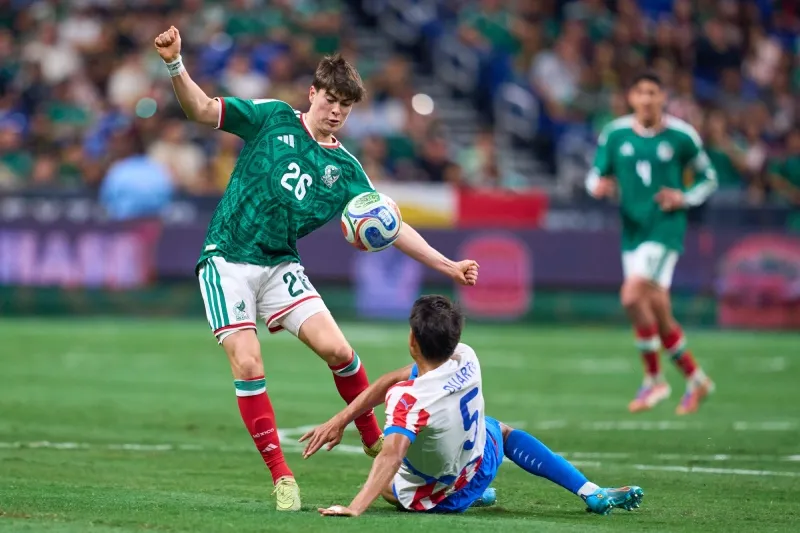 Armando González debutó con el Tri ante Paraguay