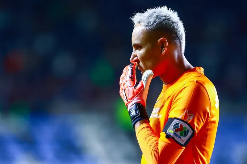 Keylor Navas durante el partido de Pumas contra Pachuca en Play In