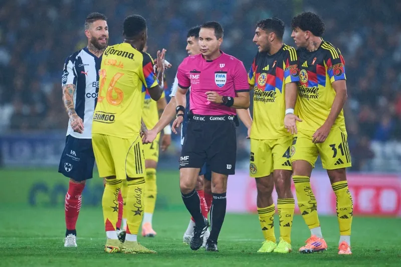 No expulsó al jugador