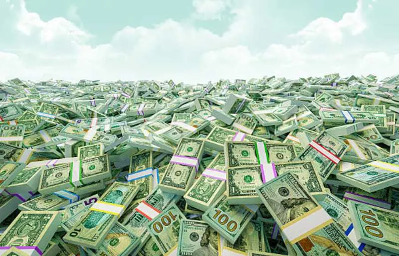 En la última semana el dólar opera dentro de un rango de $18.32 a $18.45 pesos por unidad/Pixabay