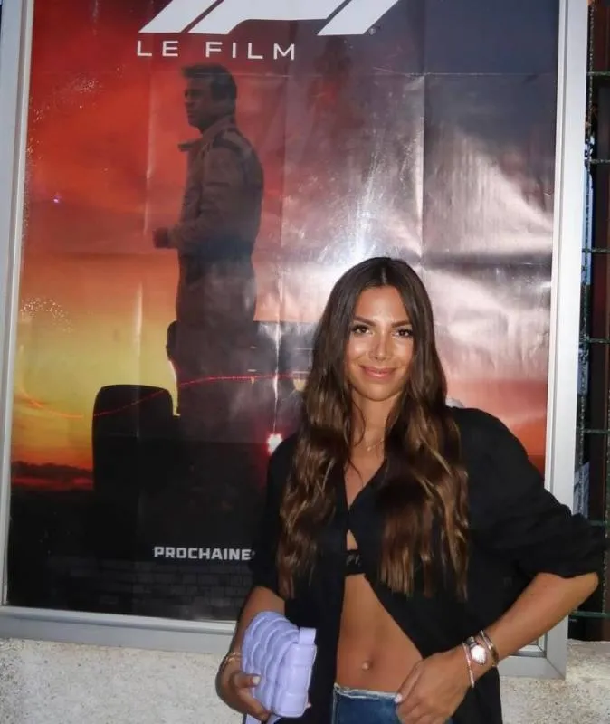 Laura Villars | @laura_villars