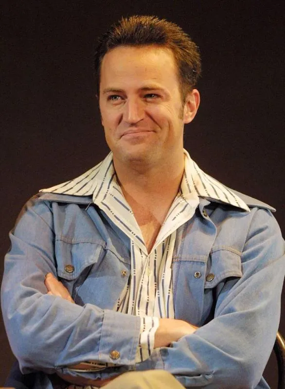 Mundialmente fue conocido por su icónico papel como Chandler Bing en la exitosa serie de comedia Friends. / Grosby Group