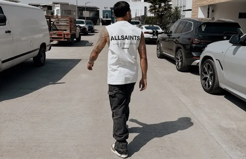 Presumió su vestimenta