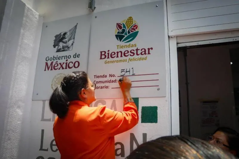 Inauguración de las tiendas en Iztapalapa. / FB: Aleida Alavez Ruiz