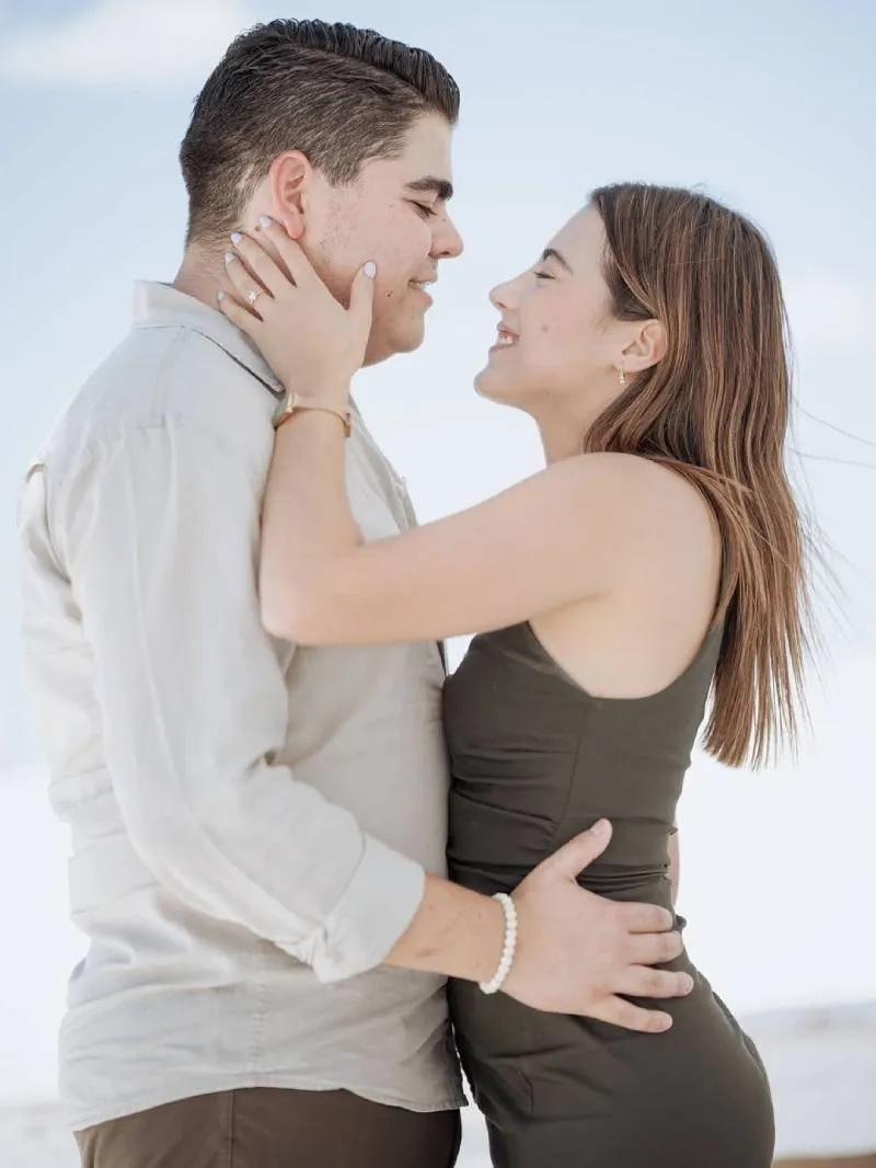 Edgar Martínez | Valeria Bermea