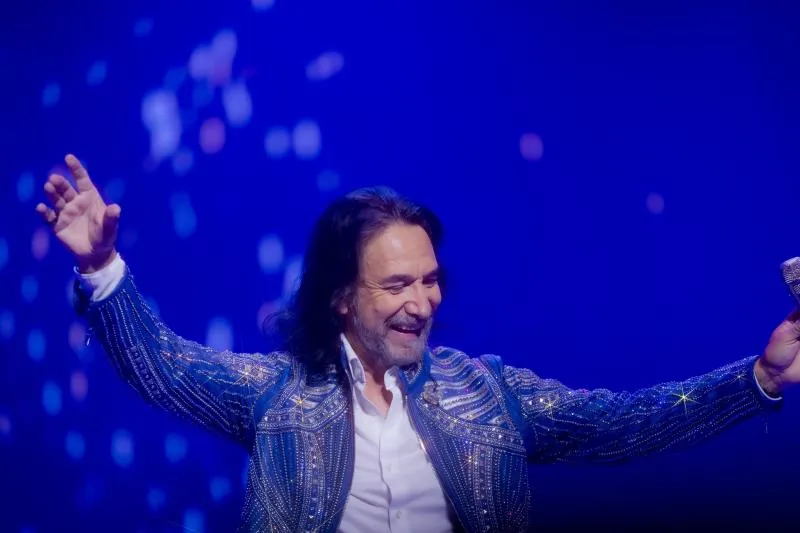 El Buki anunció nuevas fechas en varias ciudades del país para el próximo año./ FB: Marco Antonio Solis