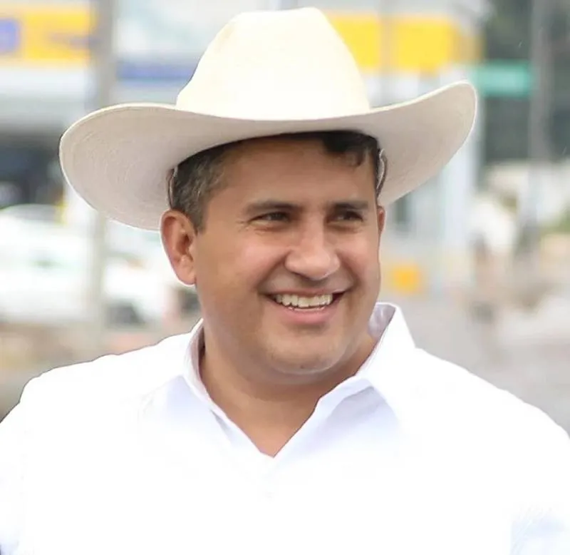 La propuesta conocida como Ley Manzo busca reforzar la seguridad de ediles. / FB: Carlos Manzo