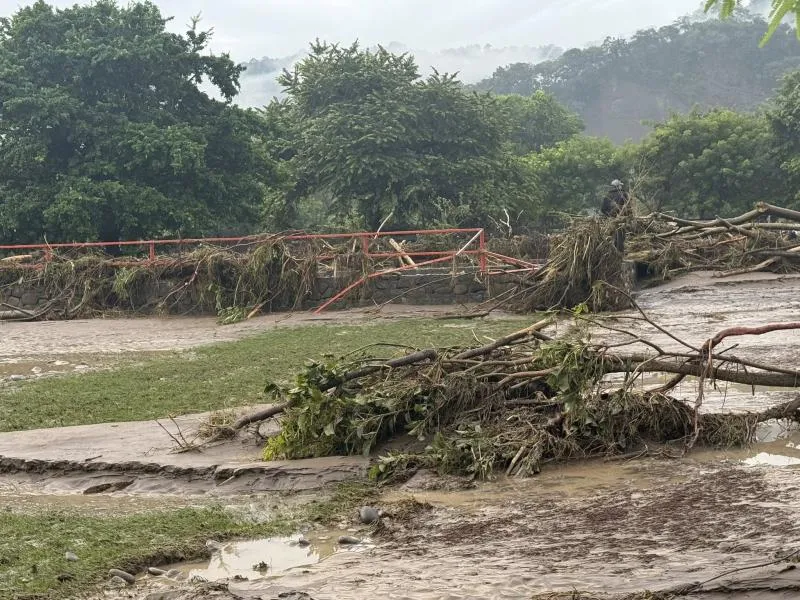 Así luce el zoológico tras desbordamiento del río en Xicotepec/ Carlos Barragan Amador