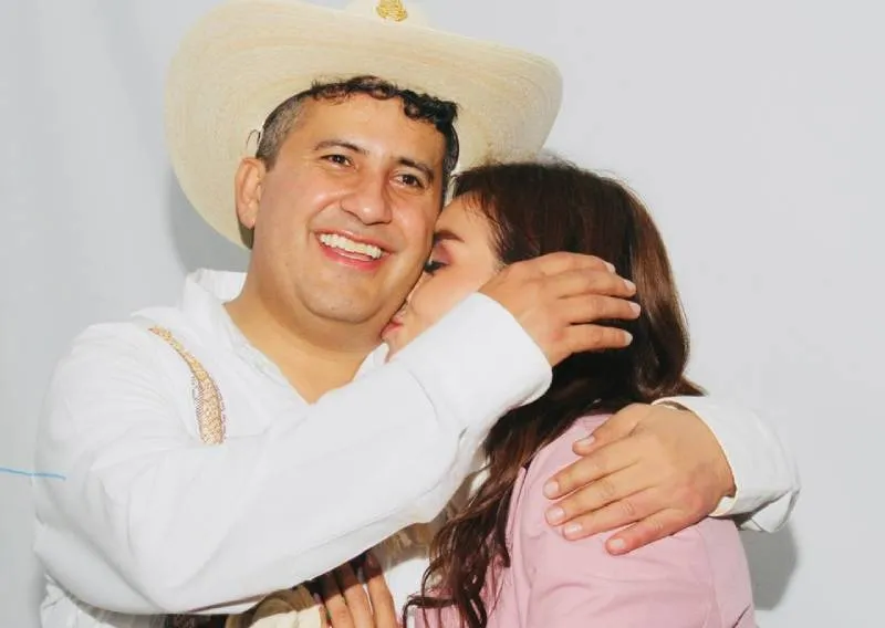 Manzo fue asesinado el 1 de noviembre de 2025 durante una celebración pública en Uruapan. / FB: Grecia Quiroz