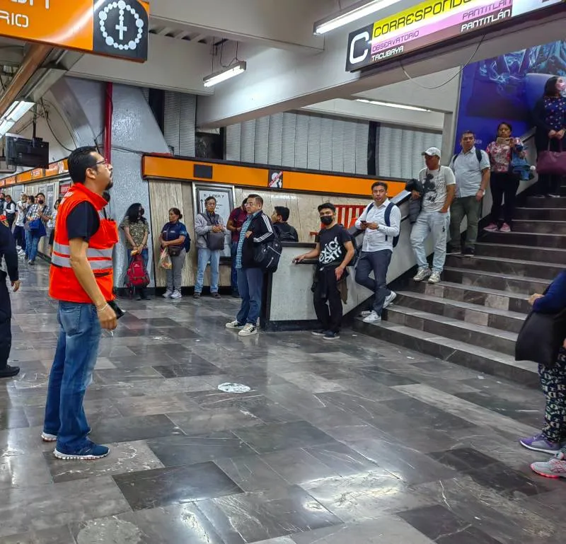 Sigue las indicaciones del personal del Metro en todo momento | Metro CDMX