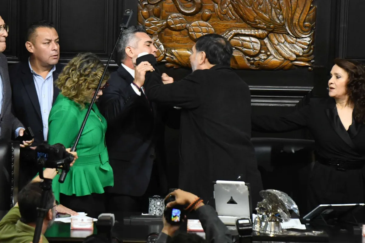 La pelea entre los senadores podría tener repercusiones en sus partidos / Redes Sociales