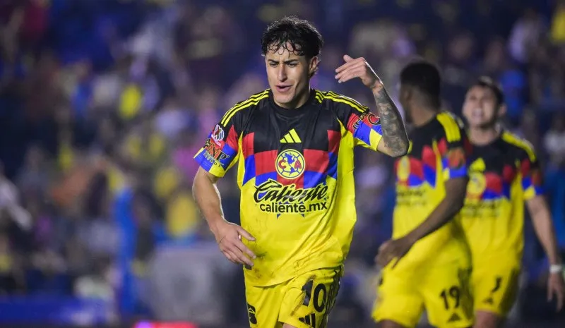 Zendejas festeja gol