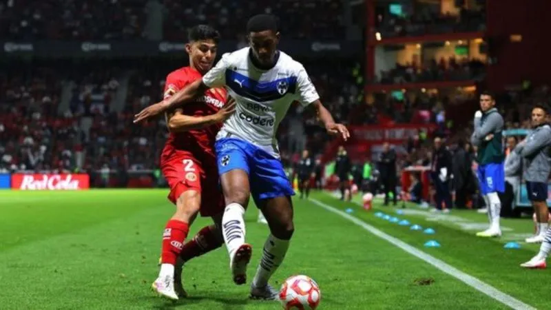 Martial tendrá su primera titularidad con Rayados | IMAGO7