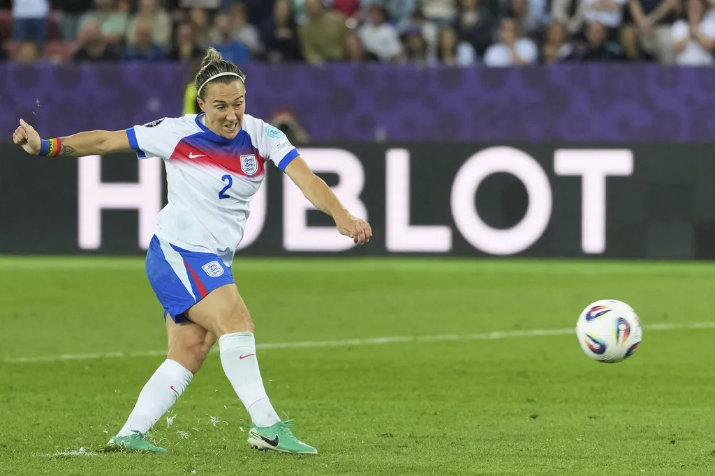 Lucy Bronze hizo el penal de la victoria