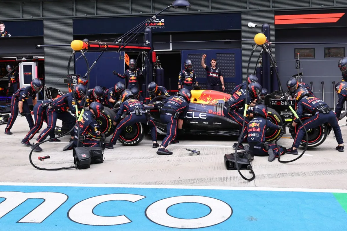 Mercedes intentó tentar a Verstappen