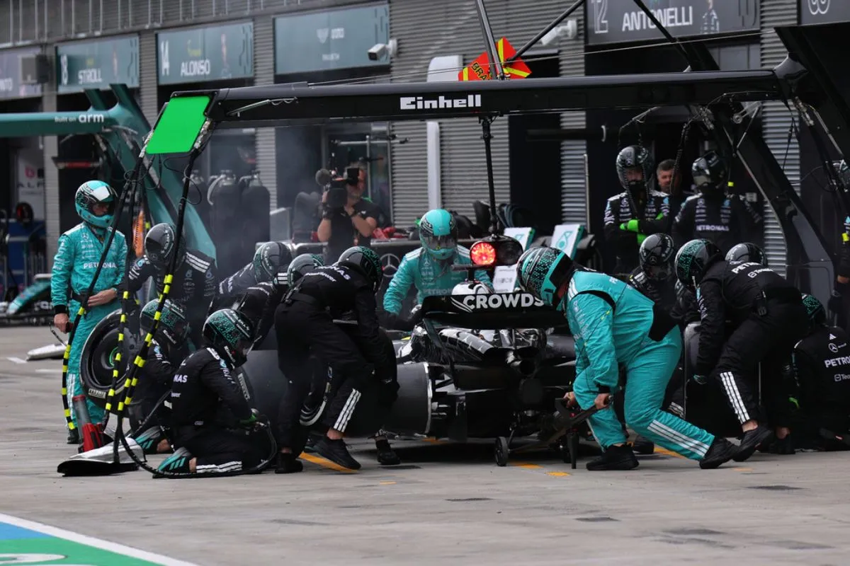 Russell sigue sin renovar