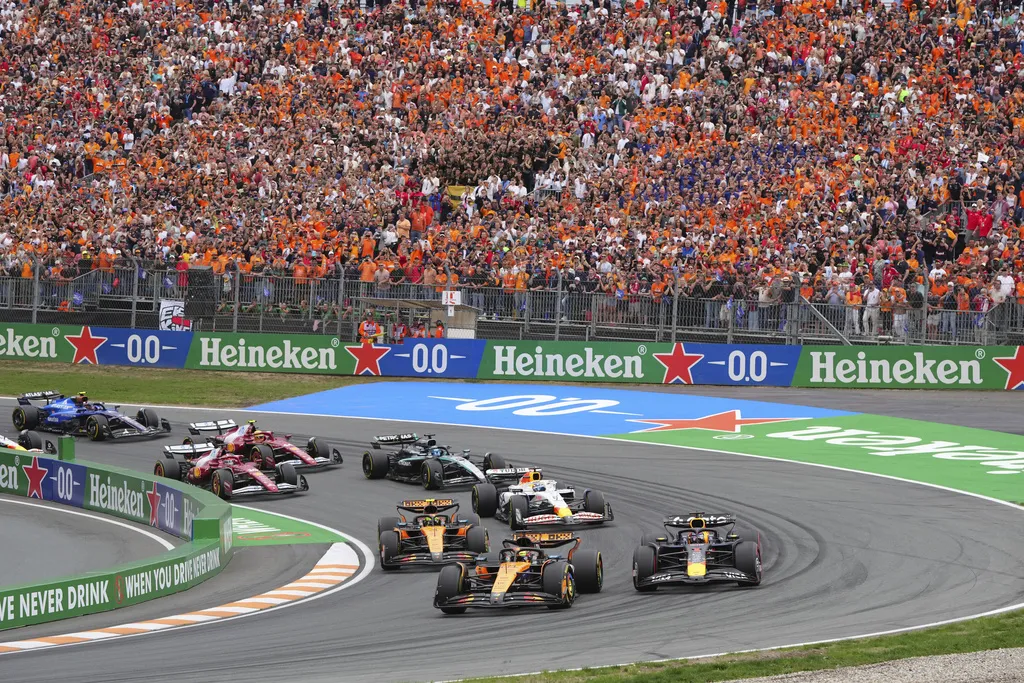 La carrera en Zandvoort estuvo llena de incidentes