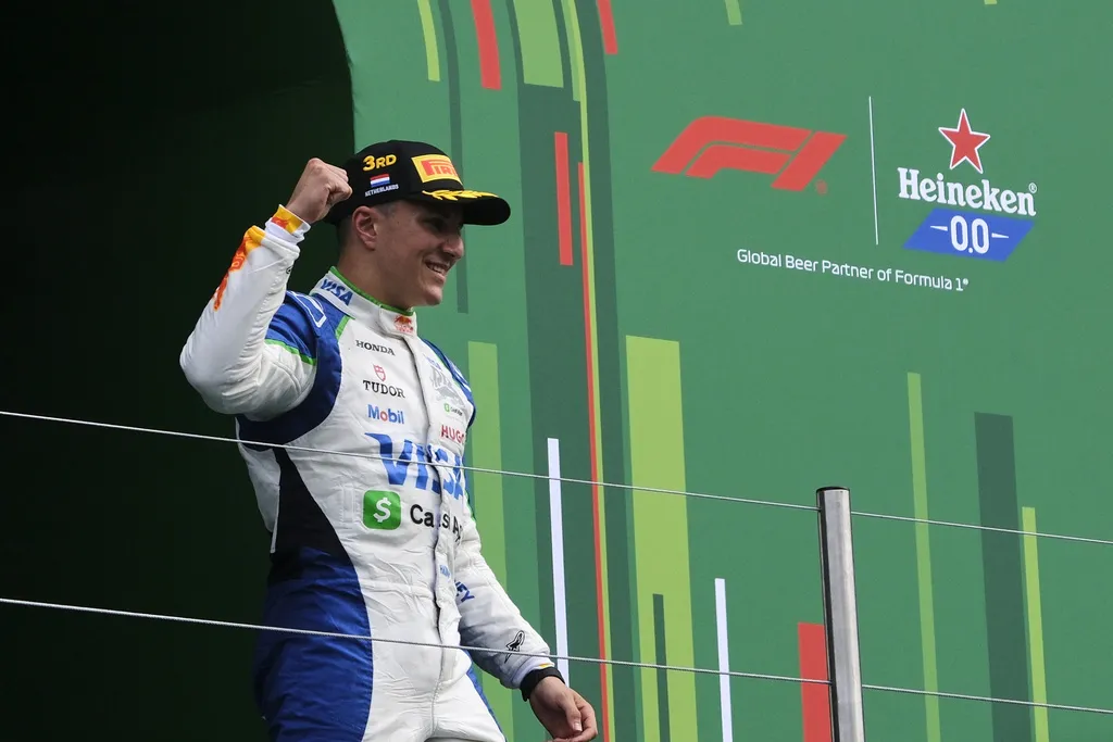 Hadjar finalizó en tercer lugar en Zandvoort