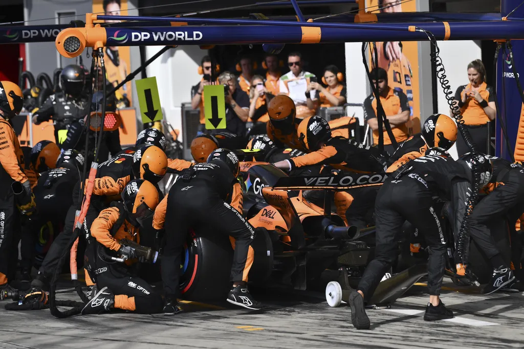 Norris tuvo una mala parada de casi seis segundos