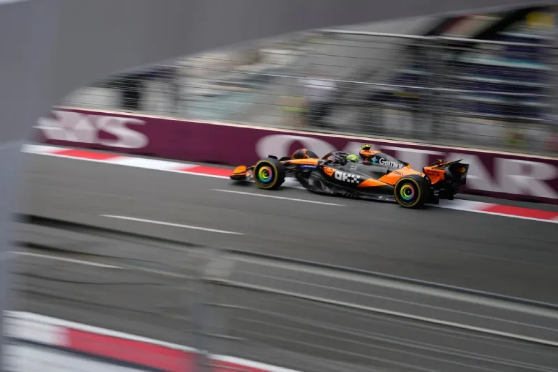 Norris finalizó séptimo este domingo en Baku