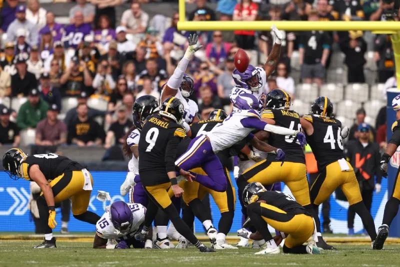 Pese a bloquear un gol de campo, la defensiva falló en otros momentos