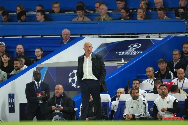 José Mourinho durante el partido contra Chelsea