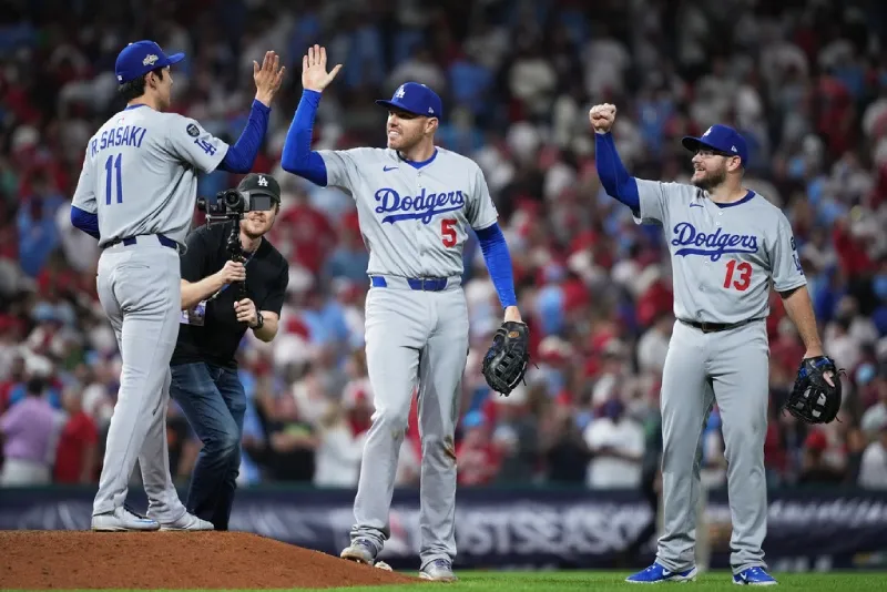 Los Dodgers evitaron la remontada de los Filis