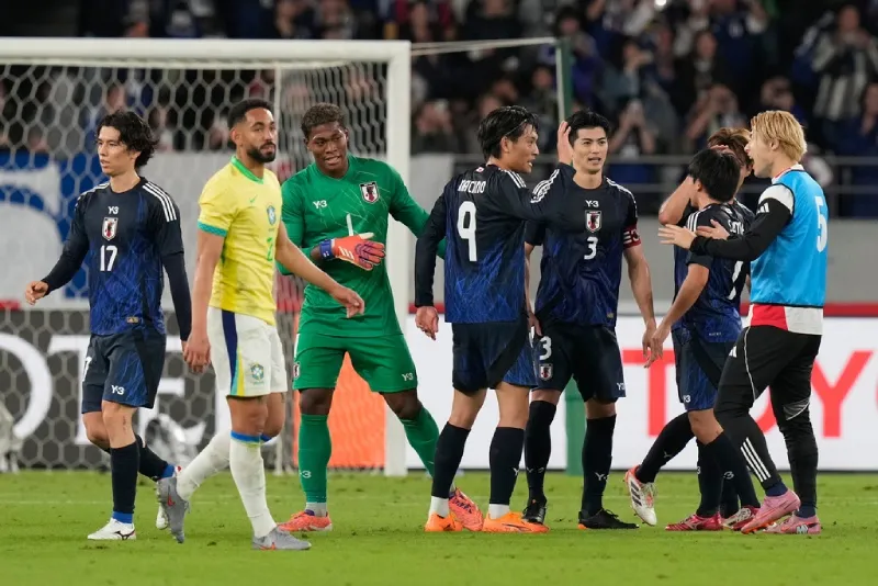 Japón remontó en casa