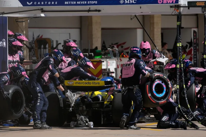 Alpine llega a México en medio de la polémica